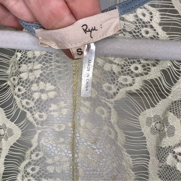 Ryu Cream and blue Midi Sundress with Cap Sleeves and Scoop Neck - Picture 4 of 6